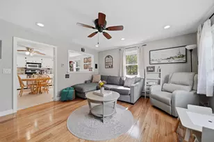 14 Auburn St, Plaistow, NH 03865 - Photo 11