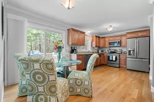 19 Candleridge Cir, Litchfield, NH 03052 - Photo 11