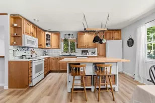 10 Cove St, Goffstown, NH 03045 - Photo 17