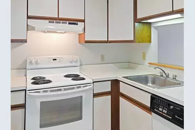 292 Woodhaven Drive #9F, Hartford, VT 05001 - Photo 5