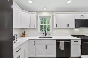 47 Chestnut Dr, Allenstown, NH 03275 - Photo 13