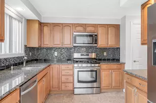 39 Westchester Ct, Hudson, NH 03051 - Photo 13