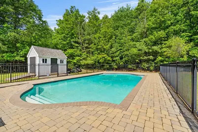 24 Fireside Drive, Epping, NH 03042 - Photo 9