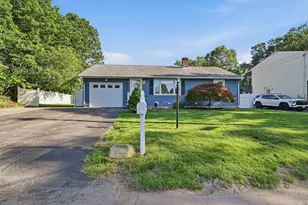 37 W Glenwood St, Nashua, NH 03060 - Photo 1