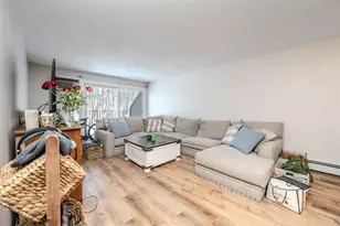13 Silvestri Cir, Derry, NH 03038 - Photo 3