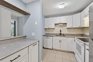 12 Timberwood Dr, Goffstown, NH 03045 - Photo 5