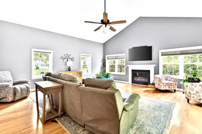 8 Sandstone Drive, Nashua, NH 03063 - Photo 13