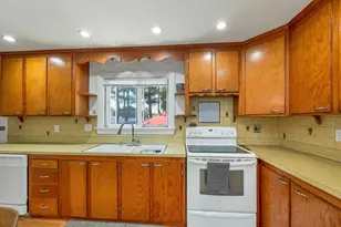 21 Acton St, Nashua, NH 03060 - Photo 19