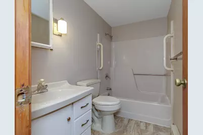 90 Dawson Avenue, Manchester, NH 03104 - Photo 7