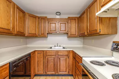 90 Dawson Avenue, Manchester, NH 03104 - Photo 3