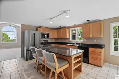 153 Fleming Street, Manchester, NH 03104 - Photo 5
