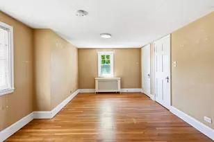 20 Upland St, Manchester, NH 03102 - Photo 13