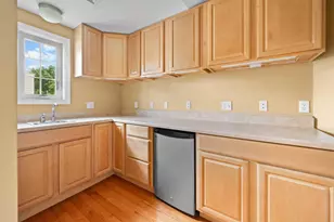 163 Wedgewood Ln, Manchester, NH 03109 - Photo 27