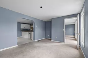 163 Wedgewood Ln, Manchester, NH 03109 - Photo 41