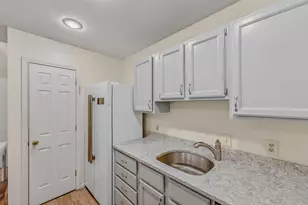 28 Academy St, Franconia, NH 03580 - Photo 5