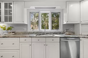 23 Middle Dunstable Rd, Nashua, NH 03062 - Photo 11