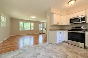 37 Bluff St, Salem, NH 03079 - Photo 5