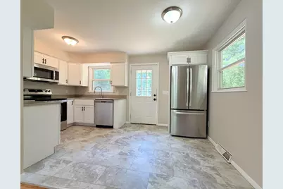 37 Bluff Street, Salem, NH 03079 - Photo 3