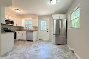 37 Bluff St, Salem, NH 03079 - Photo 3