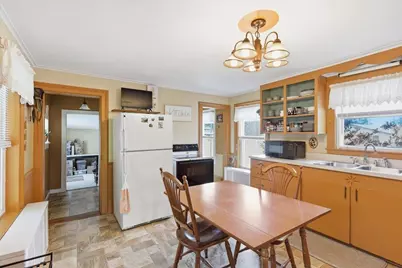 126 N Elm Street, St. Albans City,  05478 - Photo 9