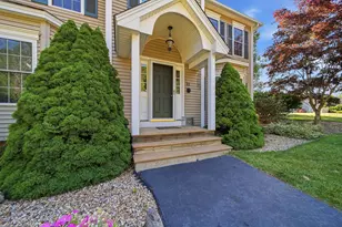 22 Longview Cir, Pelham, NH 03076 - Photo 5