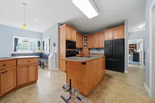 22 Longview Cir, Pelham, NH 03076 - Photo 15