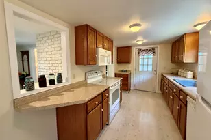 1 Warren St, Claremont, NH 03743 - Photo 9