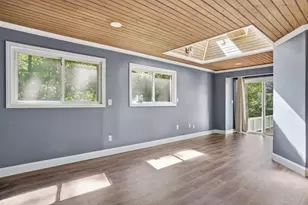73 Old Chester Rd, Derry, NH 03038 - Photo 5