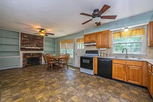 7 Squamscott Rd, Stratham, NH 03885 - Photo 11