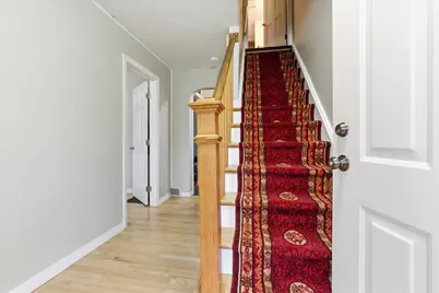109 Airport Parkway, South Burlington, VT 05403 - Photo 27