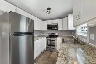 94 Beech Hill Ave, Manchester, NH 03103 - Photo 9