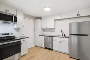 8 Strawberry Bank Rd, Nashua, NH 03062 - Photo 1