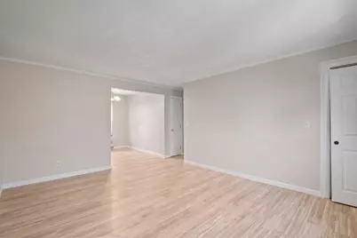 111 Sherwood Square, Essex Junction, VT 05452 - Photo 11