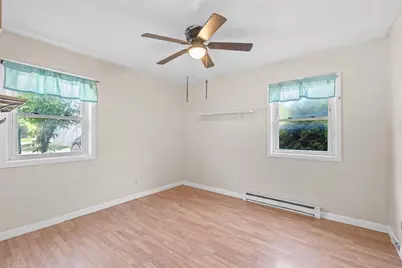 111 Sherwood Square, Essex Junction, VT 05452 - Photo 15