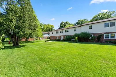 111 Sherwood Square, Essex Junction, VT 05452 - Photo 3