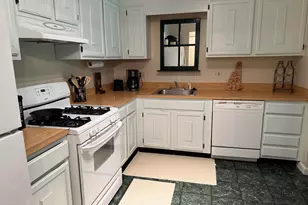 19 Country Club Dr, Manchester, NH 03102 - Photo 11
