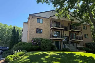19 Country Club Dr, Manchester, NH 03102 - Photo 1
