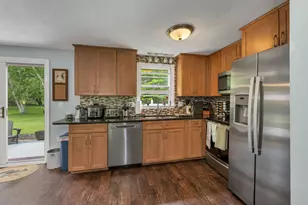 8 Toftree Ln, Dover, NH 03820 - Photo 3