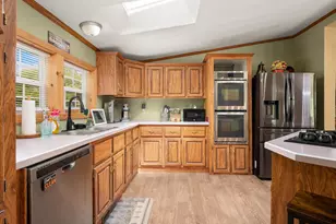 124 Chester Rd, Raymond, NH 03077 - Photo 21