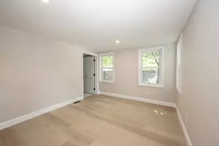 32 Raymond Rd, Auburn, NH 03032 - Photo 5