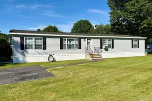 63 Oak Dr, North Hampton, NH 03862 - Photo 1