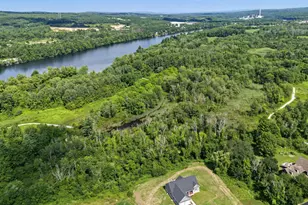 131 Merrimack St, Hooksett, NH 03106 - Photo 9