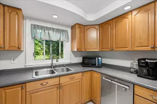 1280 Goffstown Rd, Manchester, NH 03102 - Photo 9