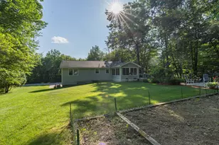21 Emerald Dr, Derry, NH 03038 - Photo 7
