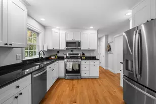 34 Crawley Falls Rd, Brentwood, NH 03833 - Photo 3