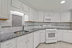 65 Hawthorne Dr, Bedford, NH 03110 - Photo 11