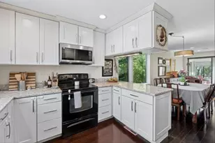 65 Victoria St, Manchester, NH 03104 - Photo 17