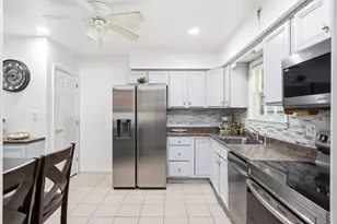 94 Golfview Dr, Manchester, NH 03102 - Photo 11
