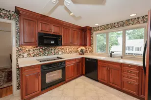 41 Bruce Rd, Manchester, NH 03104 - Photo 5