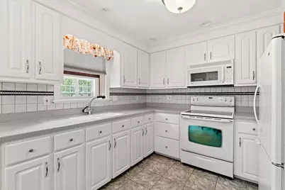 9 Quaker Street, Newton, NH 03858 - Photo 5